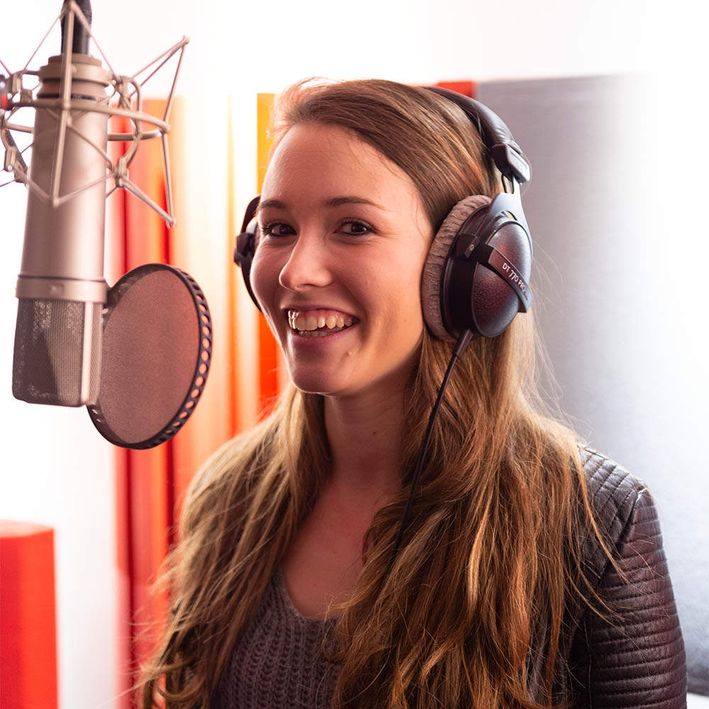 Charlotte Voets at SoundReplay recording studio